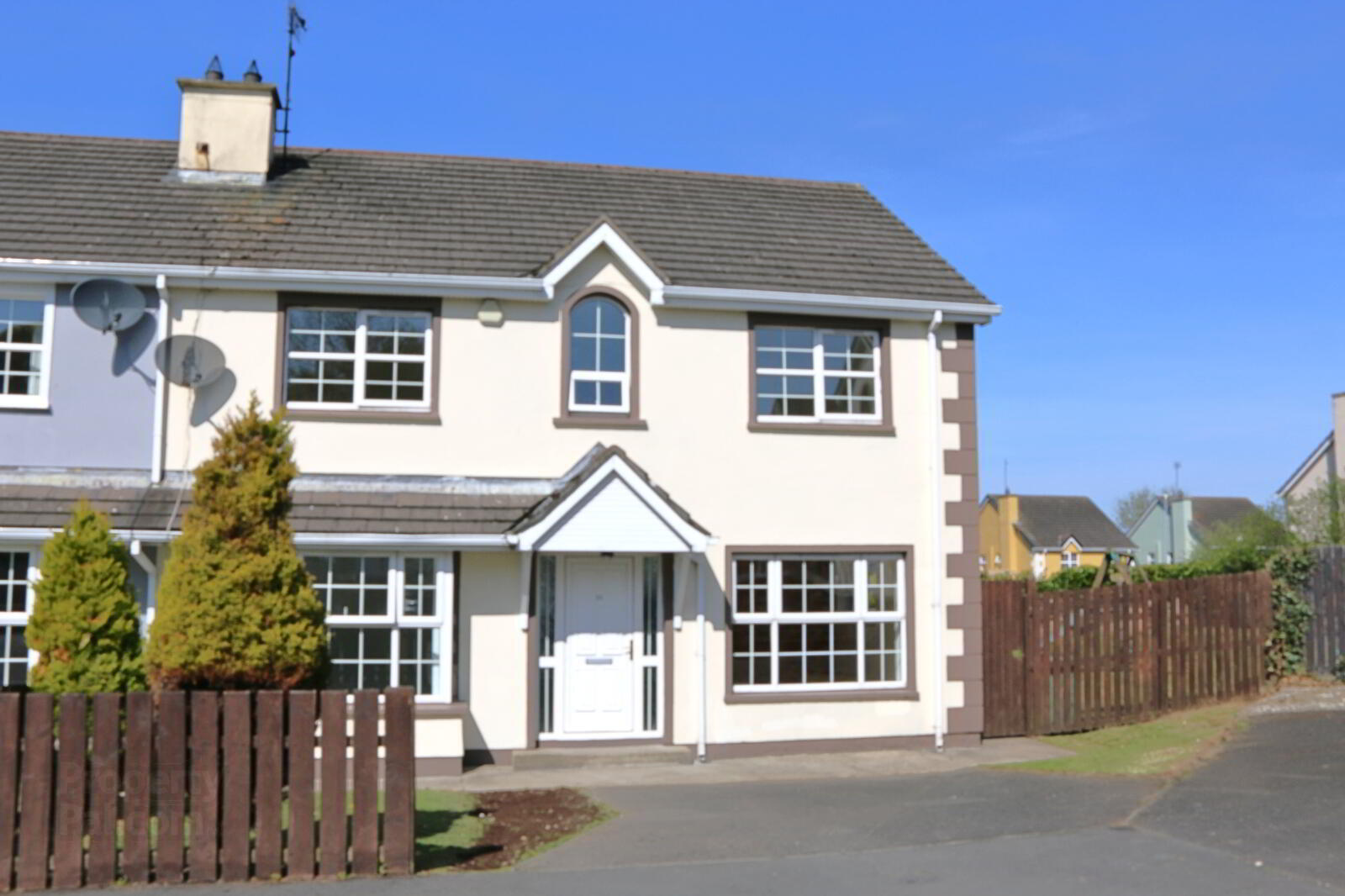 11 Woodthorpe 1 of 22