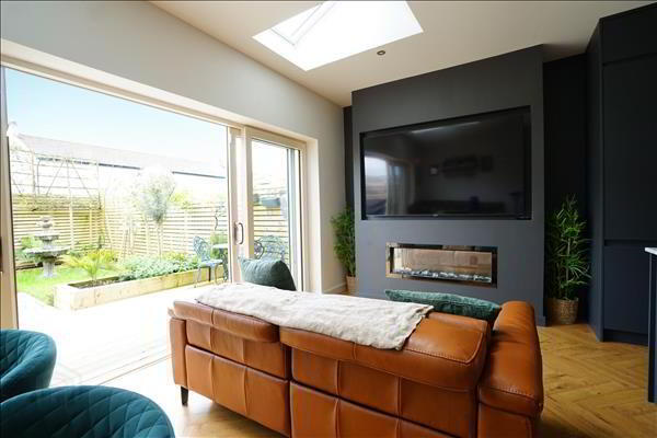 Knightswood Place 6 of 25
