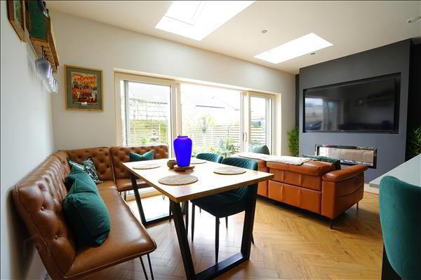 Knightswood Place 9 of 25