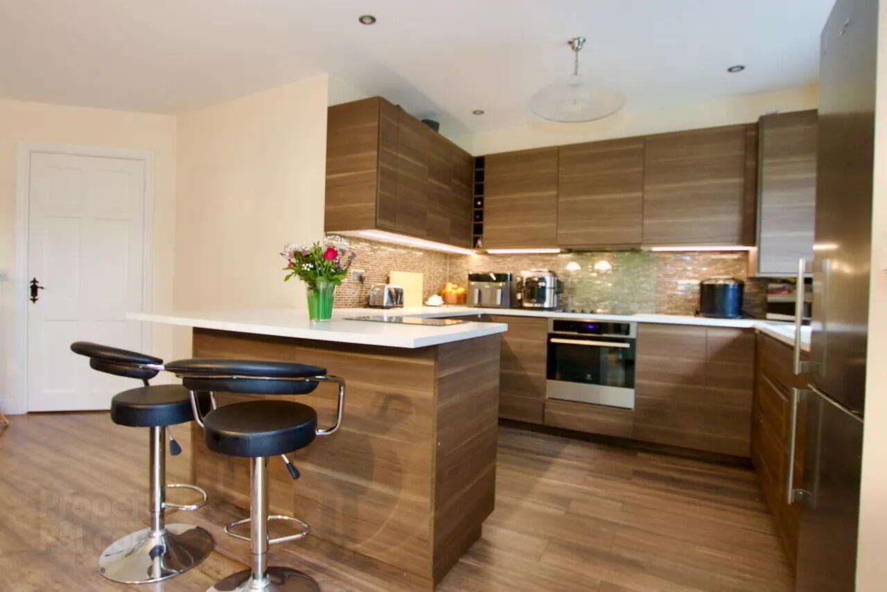 36 Churchwood 6 of 23