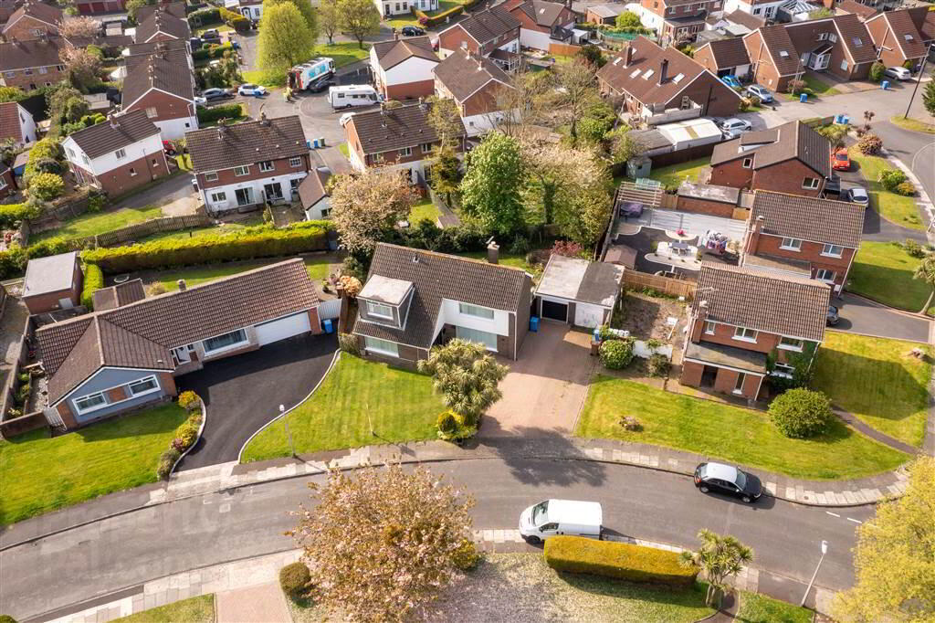 24 Onslow Gardens 2 of 29