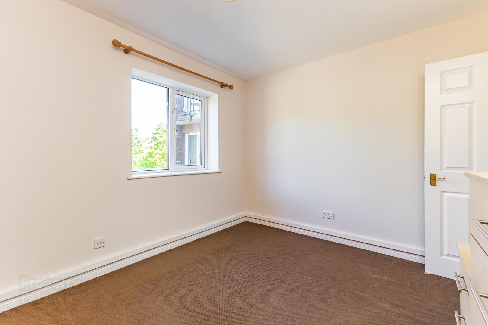 Apt 41 Laganview Court 13 of 33