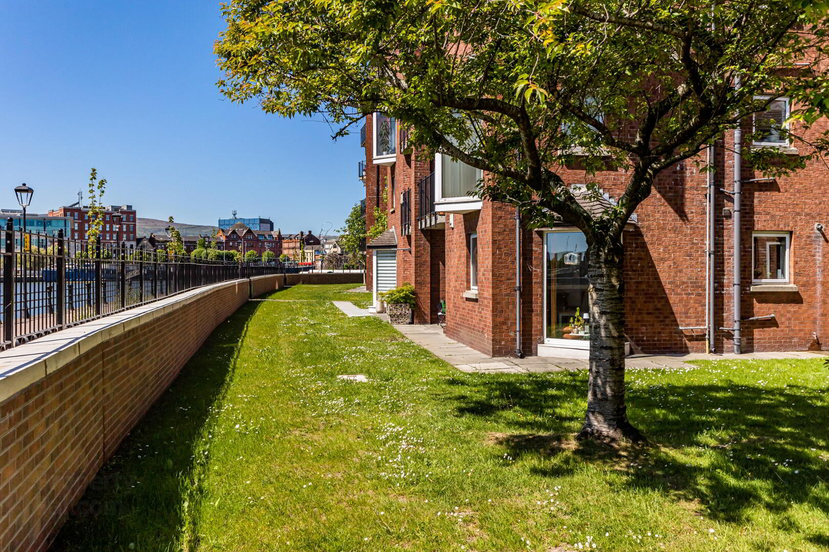 Apt 41 Laganview Court 8 of 33