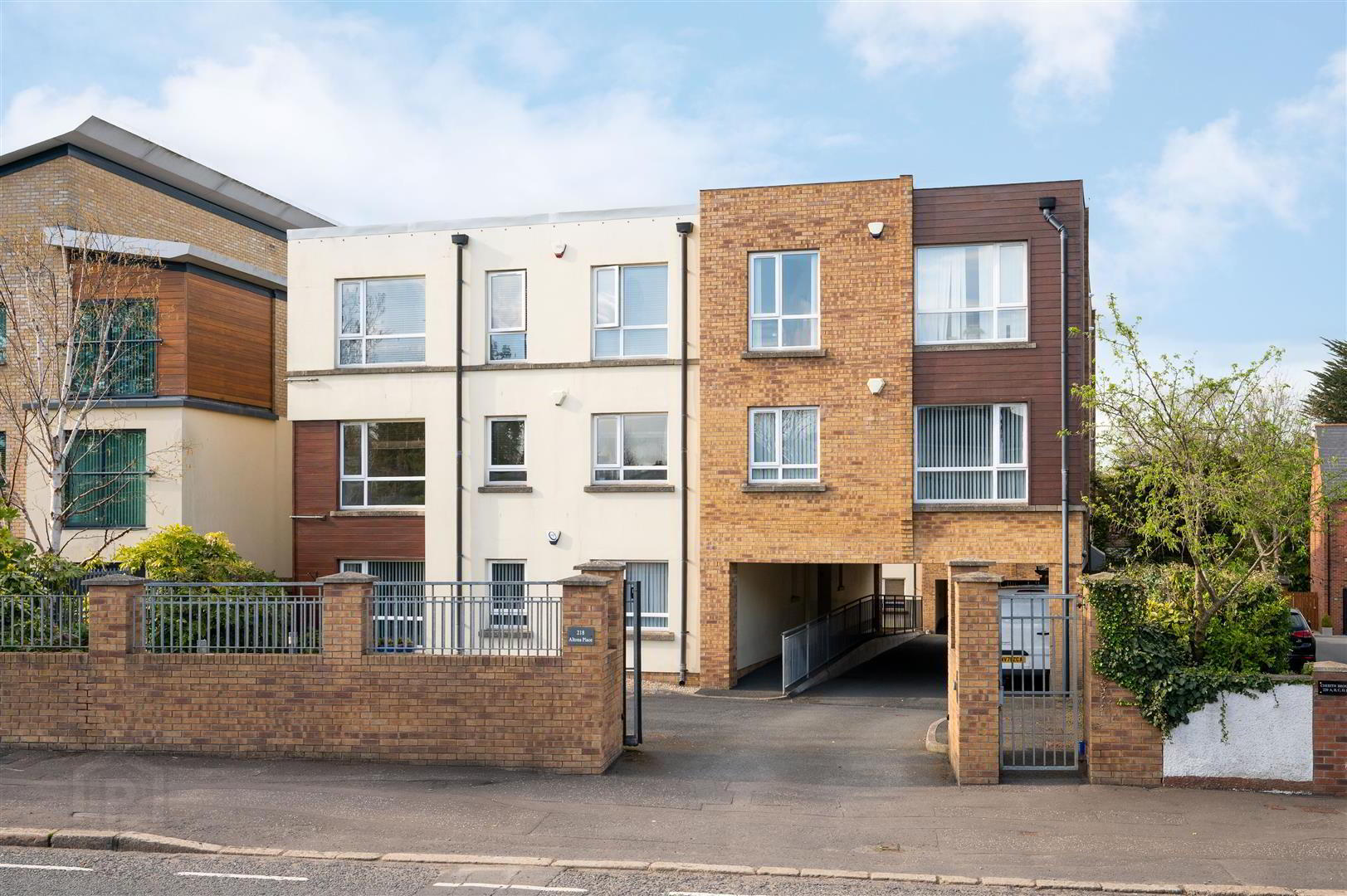B2 Altona Place, 218 Belmont Road 1 of 17