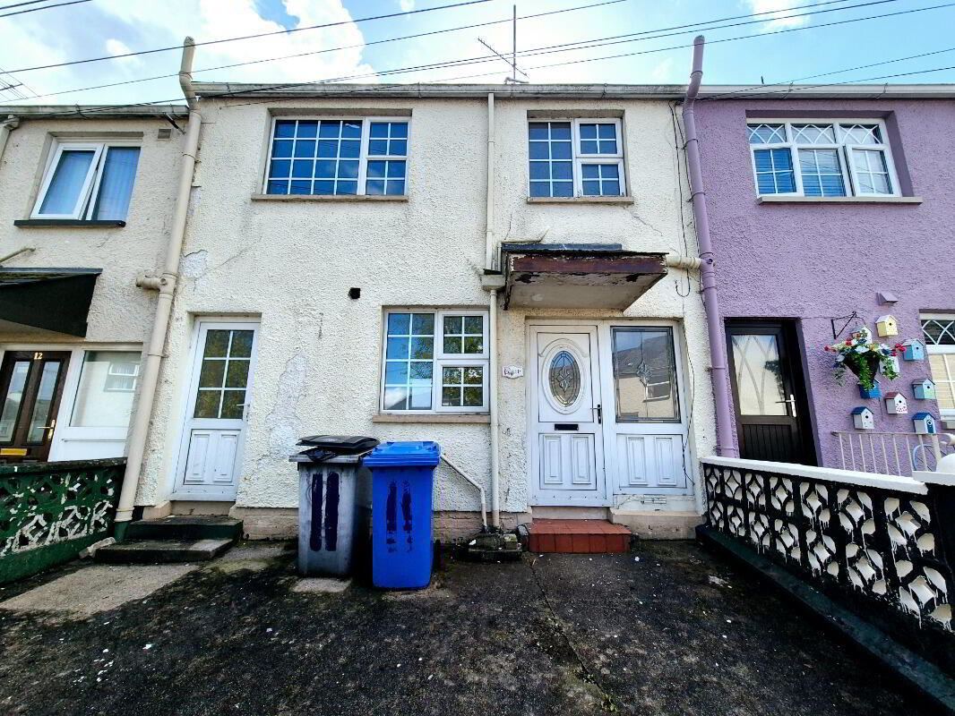 11 Hunters Crescent 1 of 8