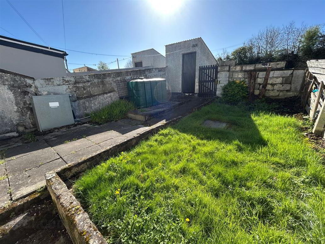 84 De La Salle Crescent 9 of 10