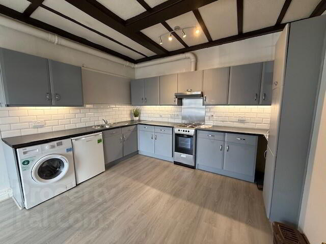 8 Hollymount Court 4 of 8
