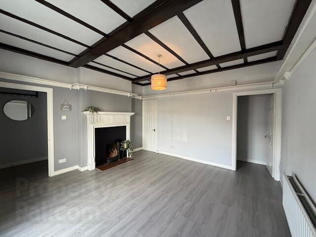 8 Hollymount Court 3 of 8