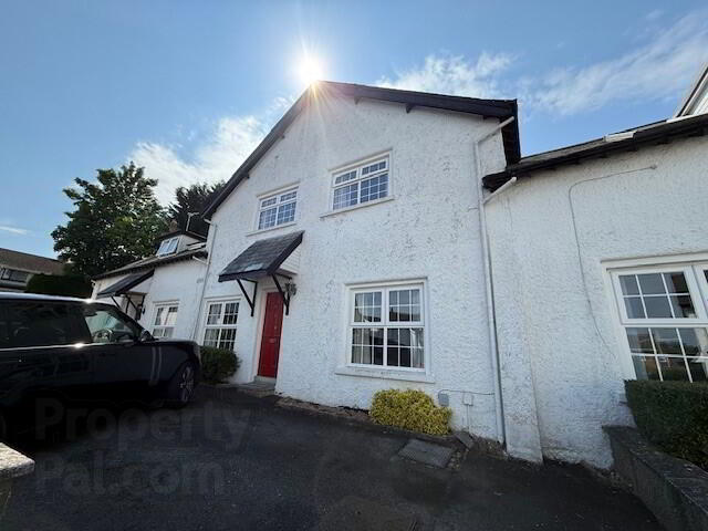 8 Hollymount Court 1 of 8