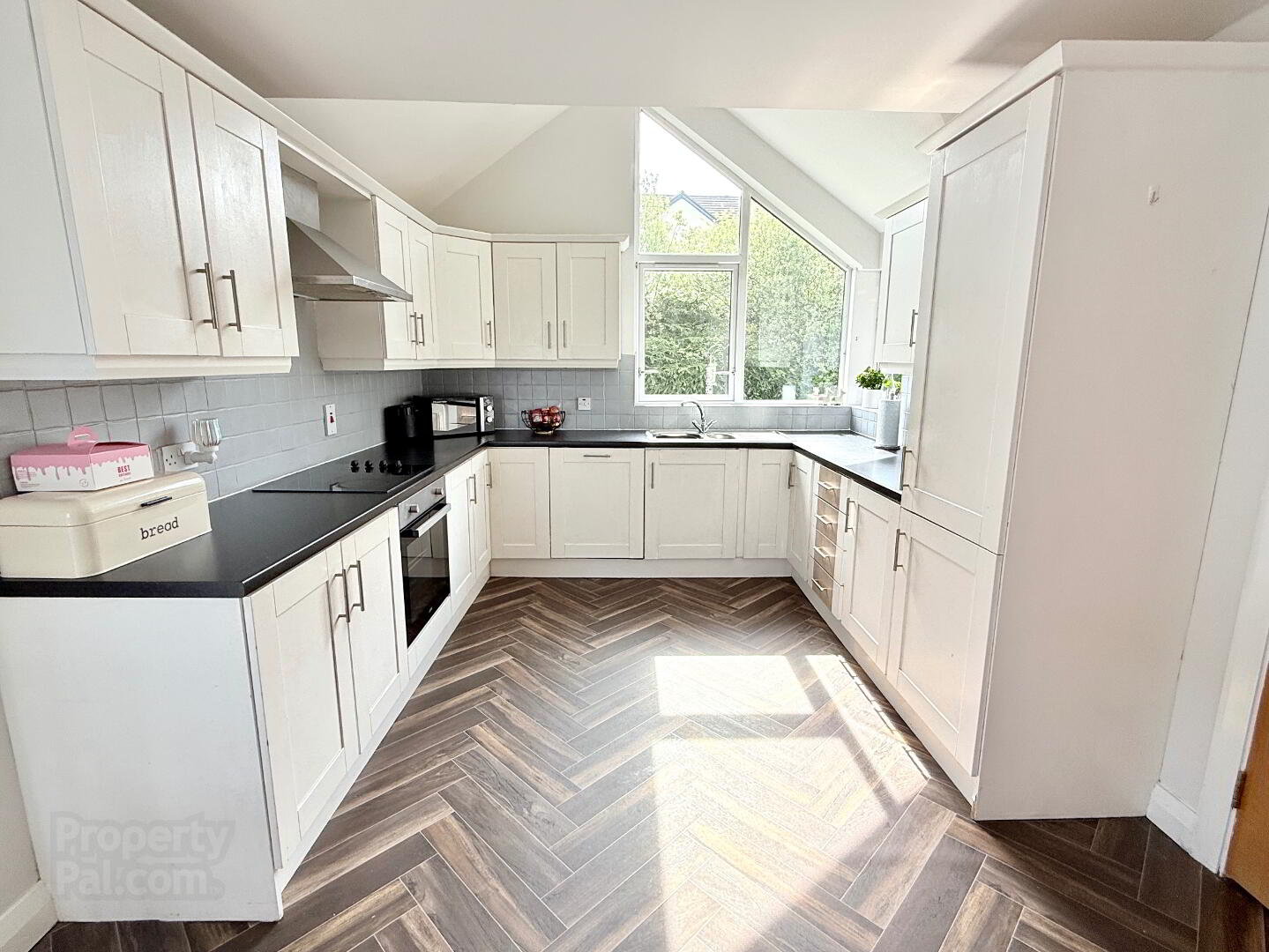 18 Woodside Heights 14 of 39