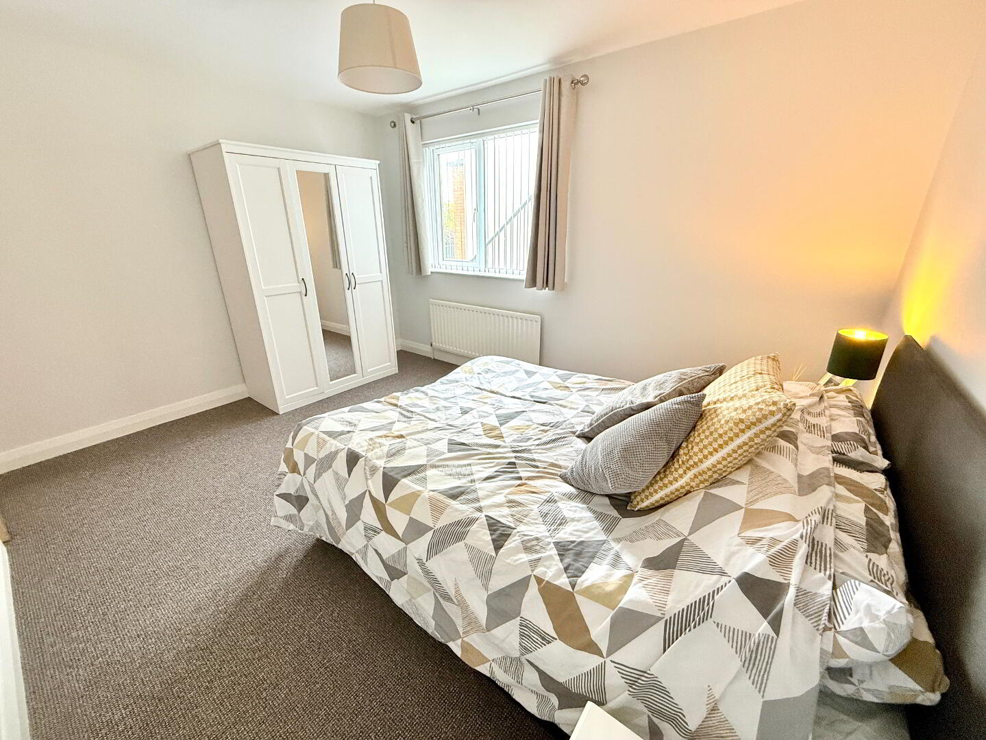 18 Woodside Heights 25 of 39