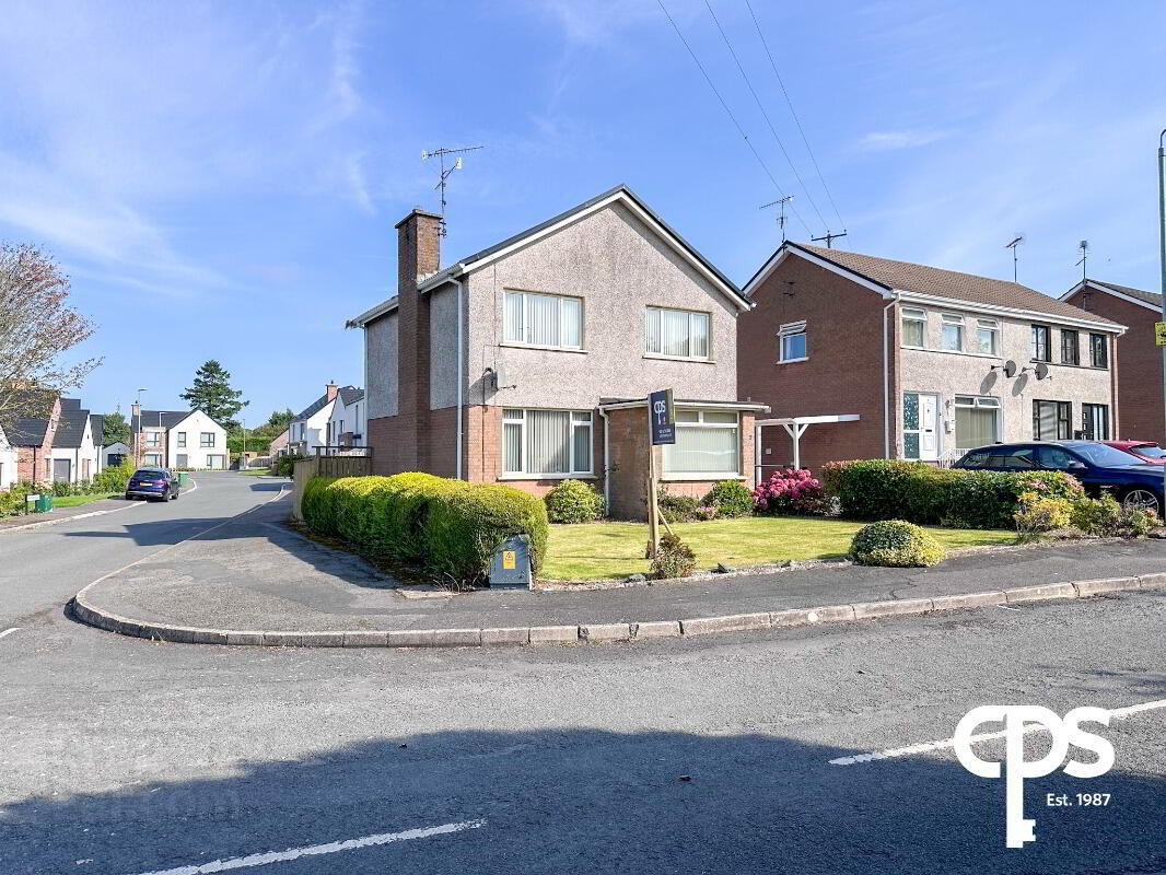2 Woodford View 1 of 26