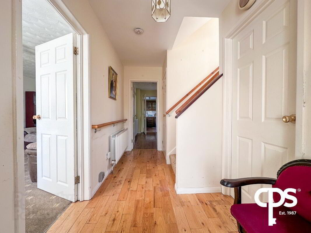 2 Woodford View 7 of 26