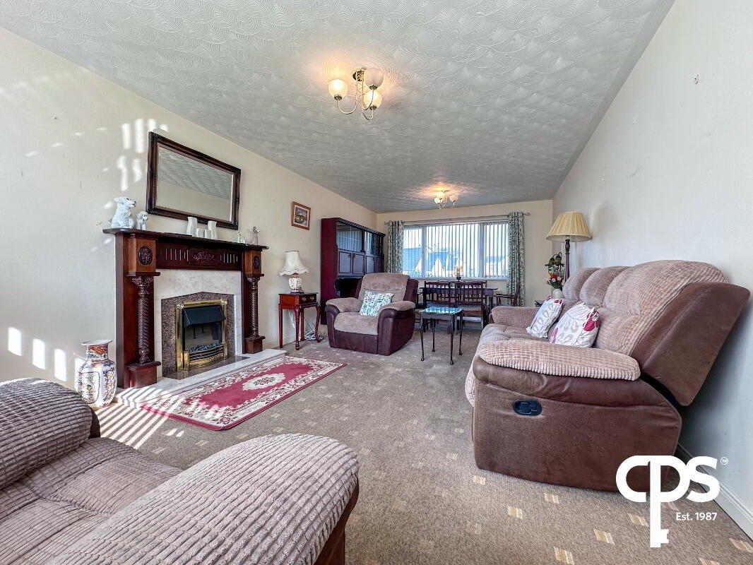 2 Woodford View 8 of 26