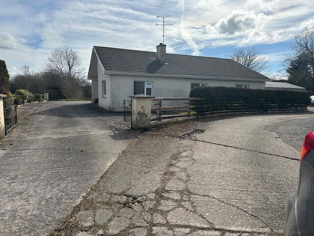 32 Minnadinna Lane 1 of 8