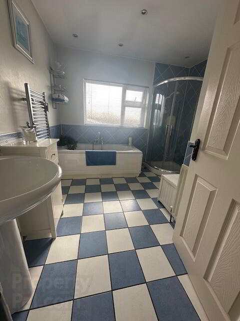 32 Minnadinna Lane 5 of 8