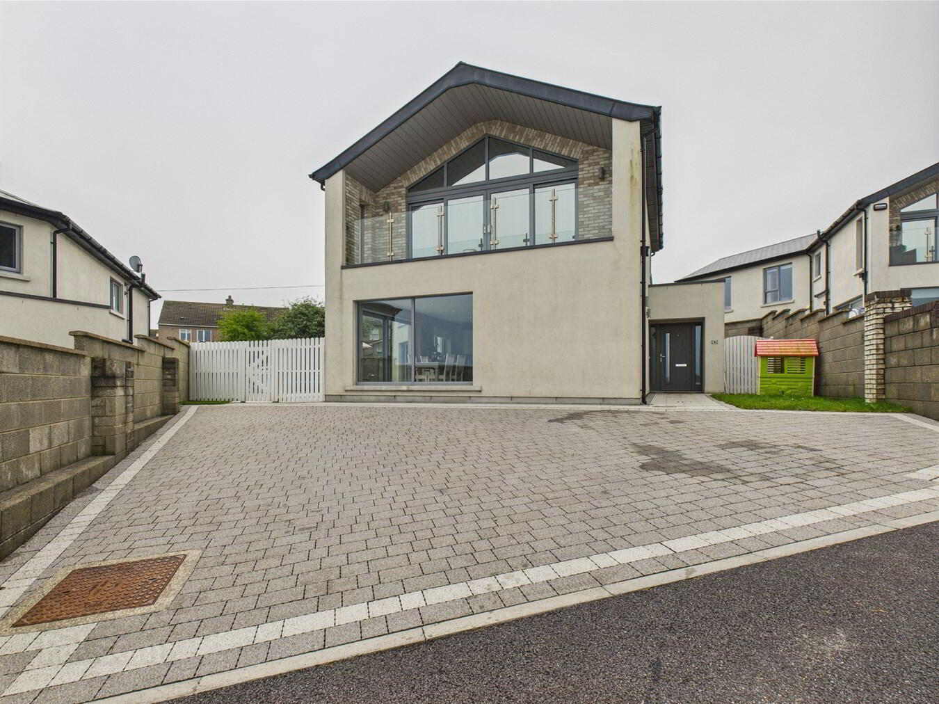 property description image
