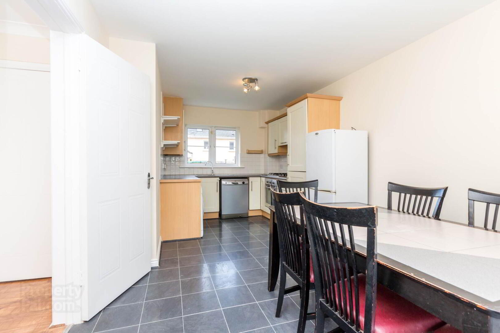 6 Rathmore Avenue 3 of 17