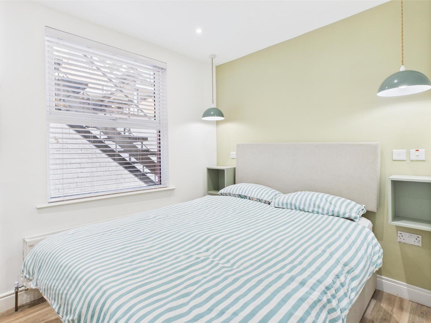 Flat 1, 31 Eglantine Avenue 5 of 9