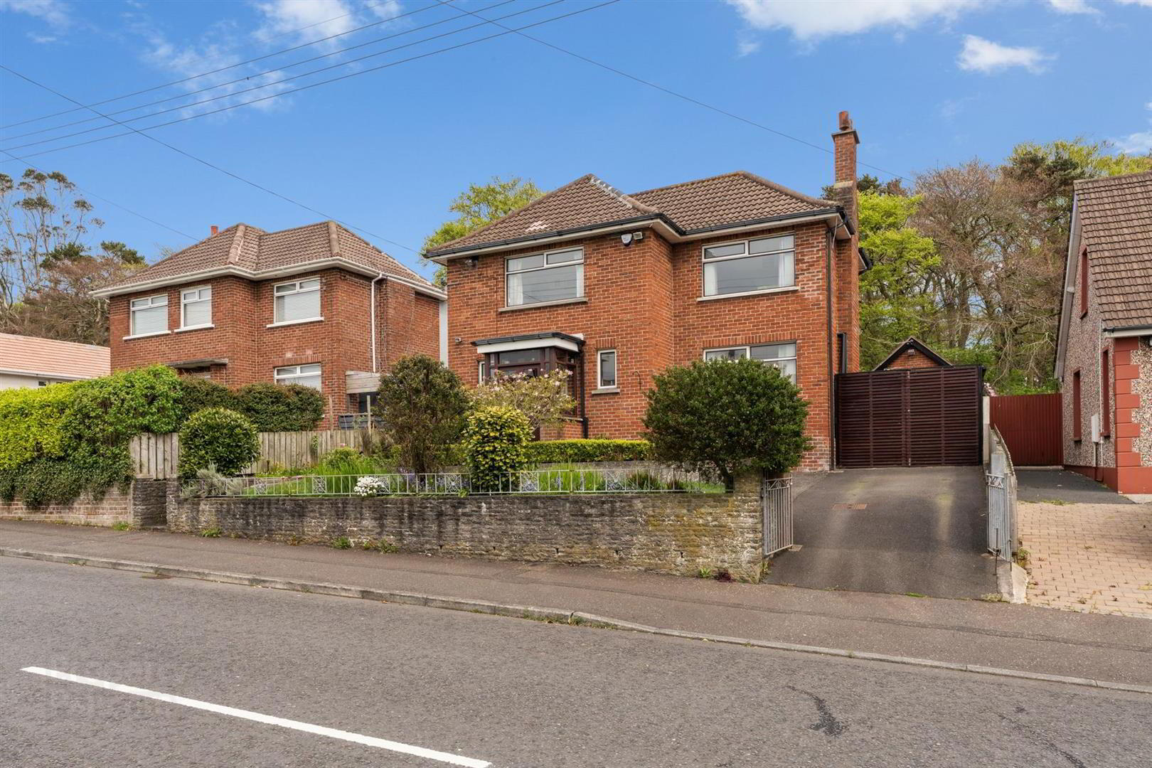 77 Abbey Park 1 of 27