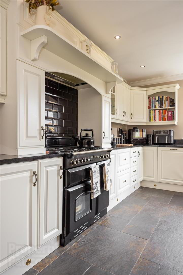 35 Beechgrove Avenue 15 of 43