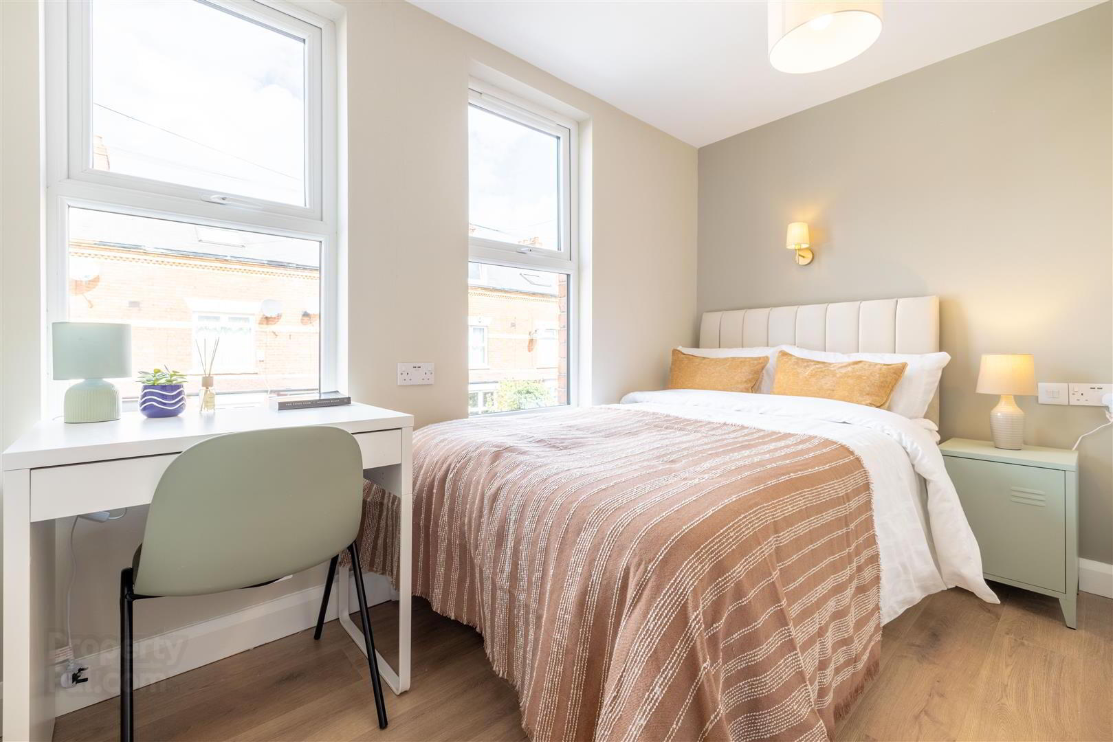 1,2,3, 4,5, 28 Glendower Street 10 of 20