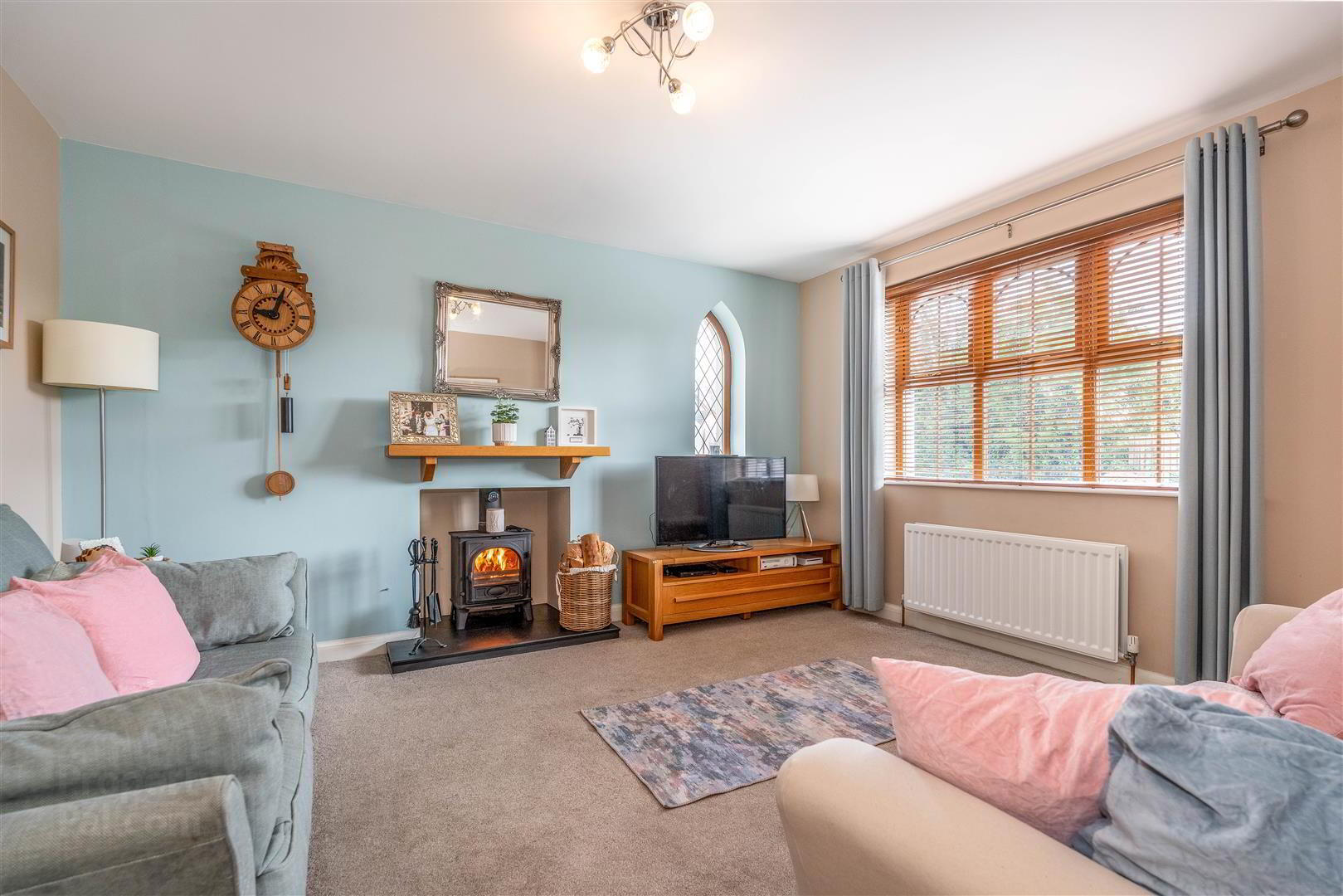 19 Manor Lane 4 of 16