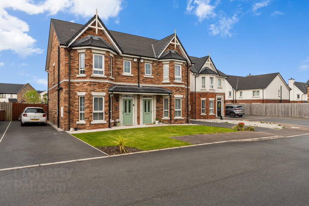15 Rowanvale Crescent 1 of 23