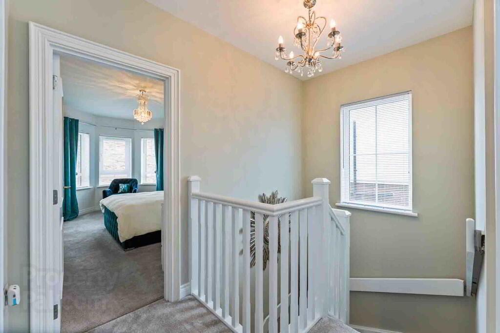15 Rowanvale Crescent 11 of 23
