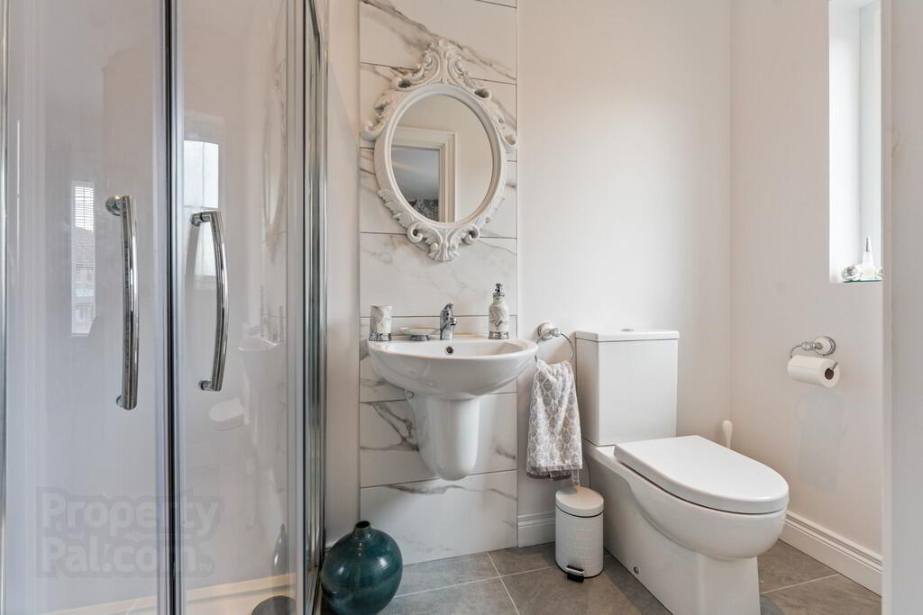 15 Rowanvale Crescent 14 of 23