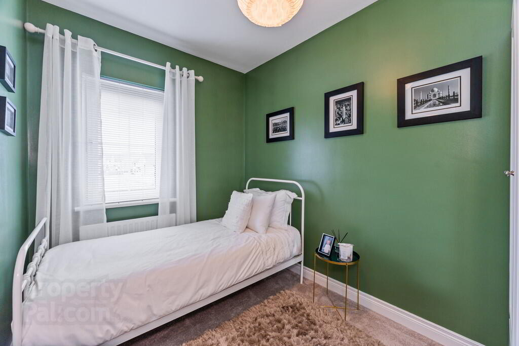 15 Rowanvale Crescent 17 of 23