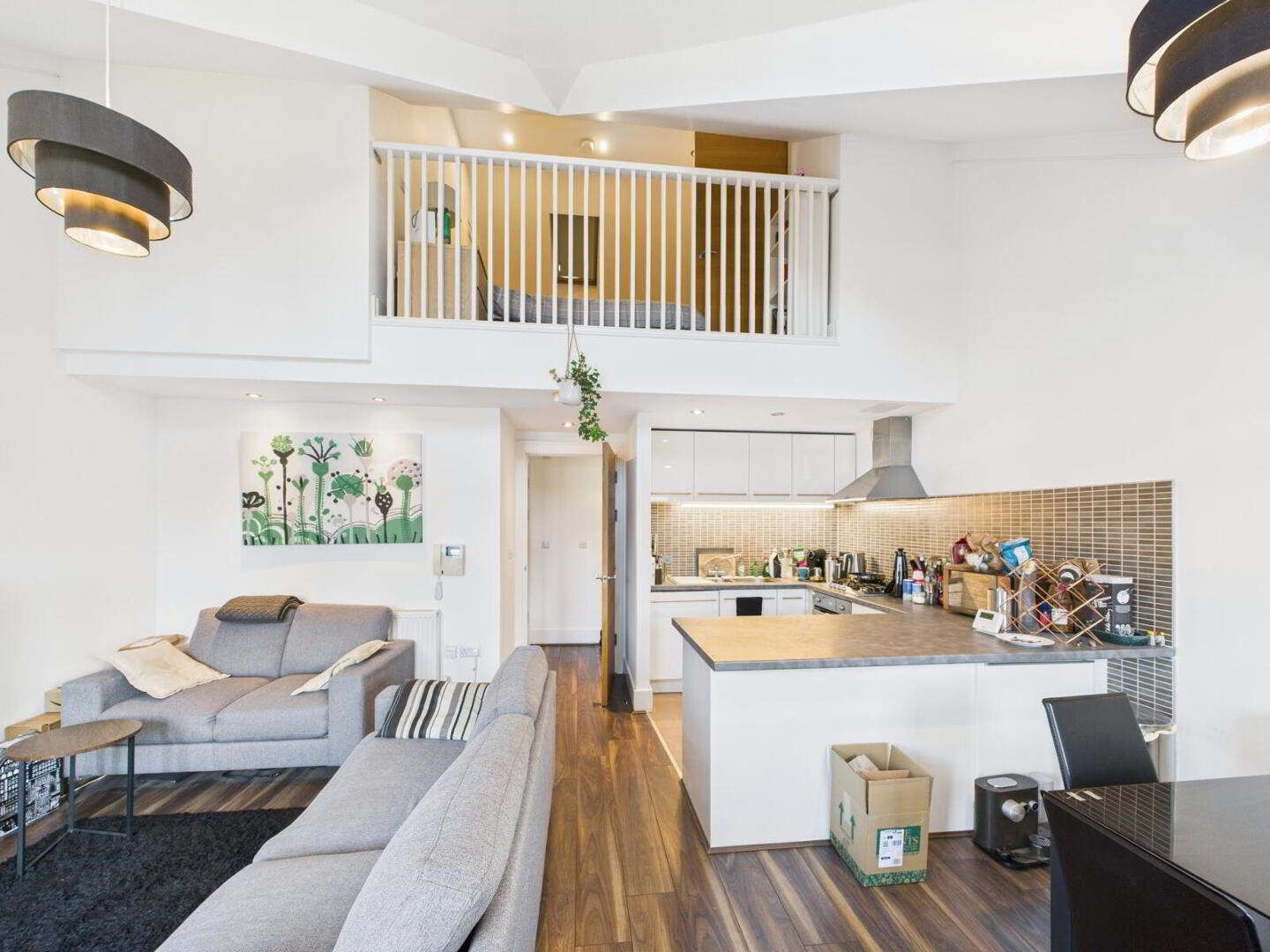 Apartment 301 2 William Street South 3 of 11
