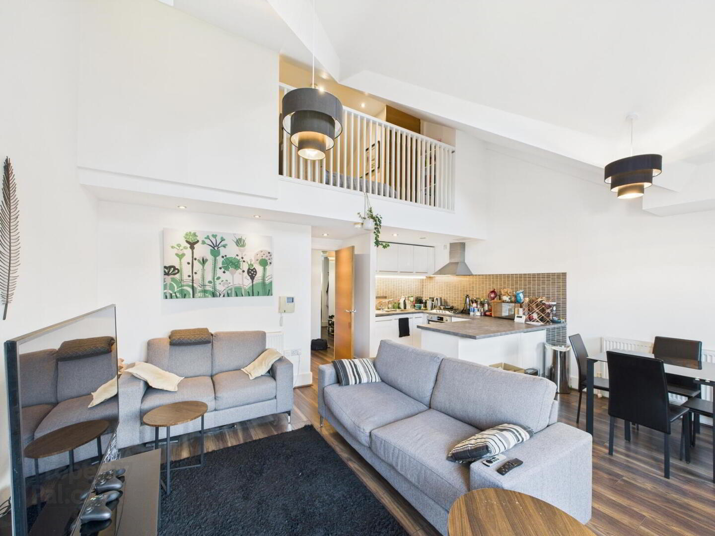 Apartment 301 2 William Street South 2 of 11
