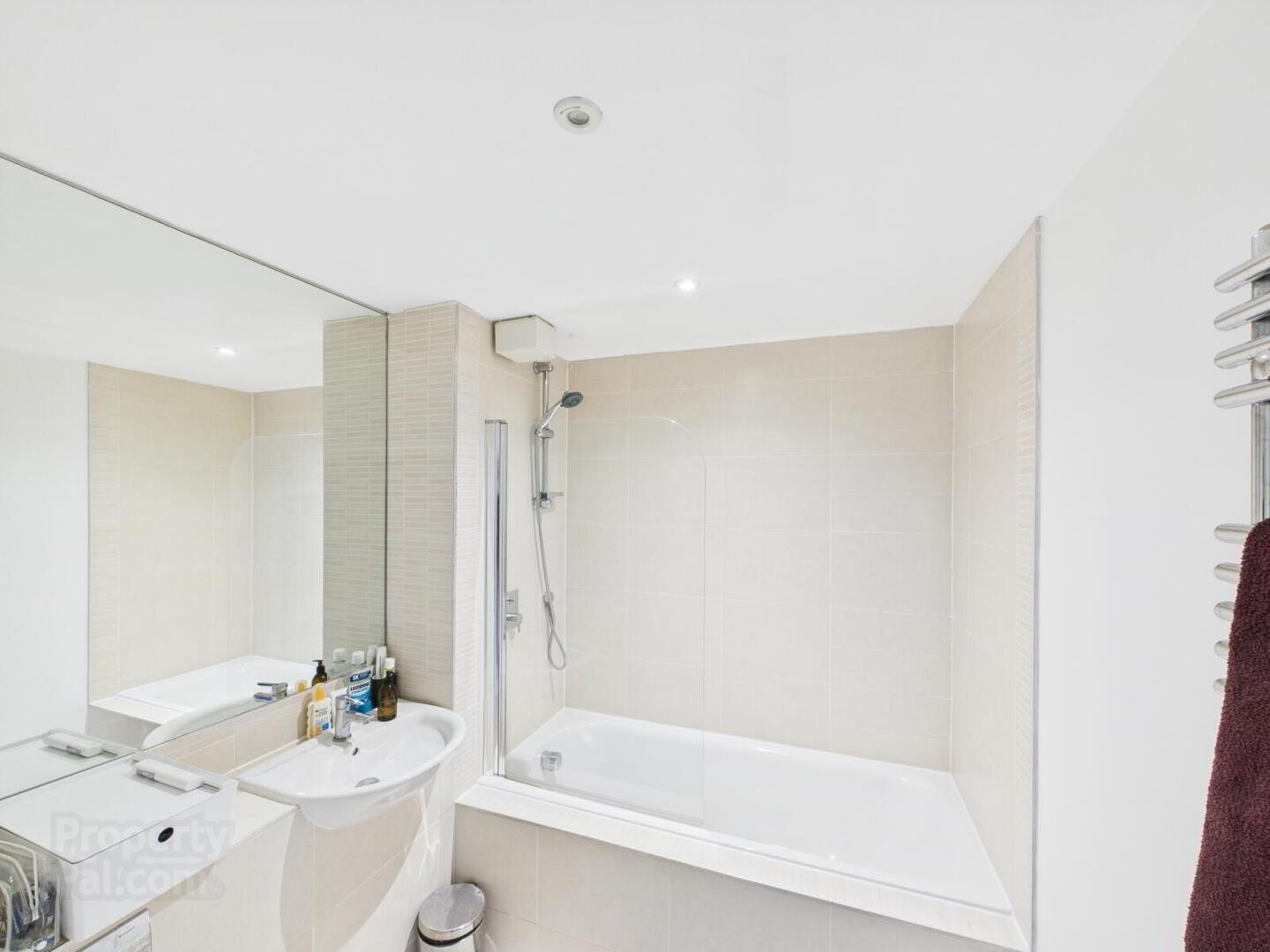 Apartment 301 2 William Street South 7 of 11