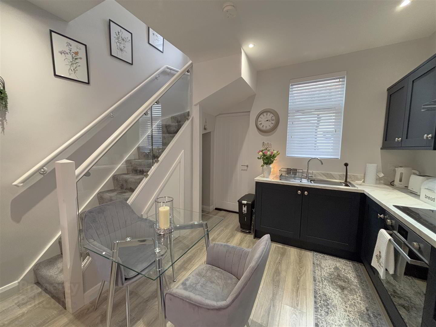 12 Glenvale Street 7 of 17