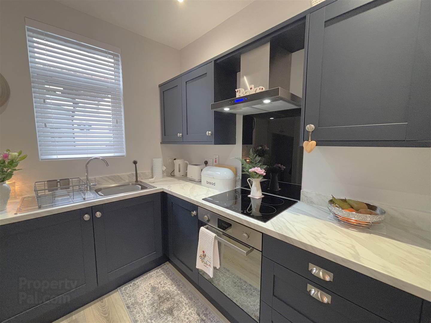 12 Glenvale Street 9 of 17