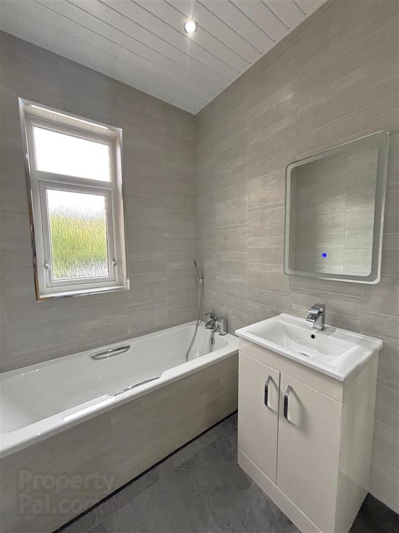 2 Innisfayle Gardens 17 of 21