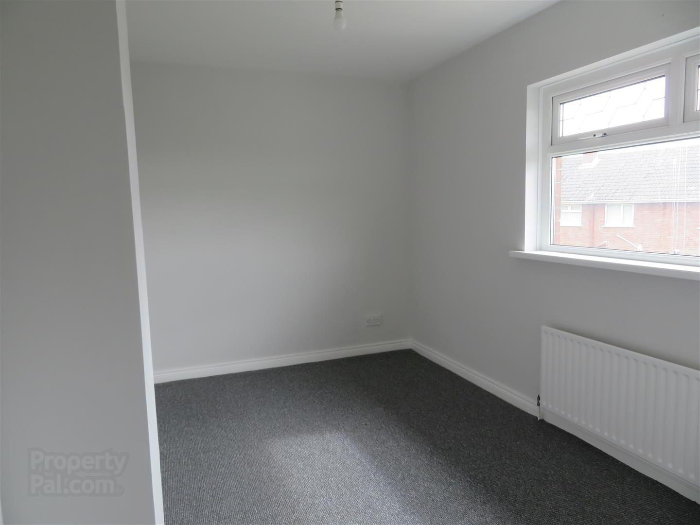 53 Glenavon Crescent 3 of 17