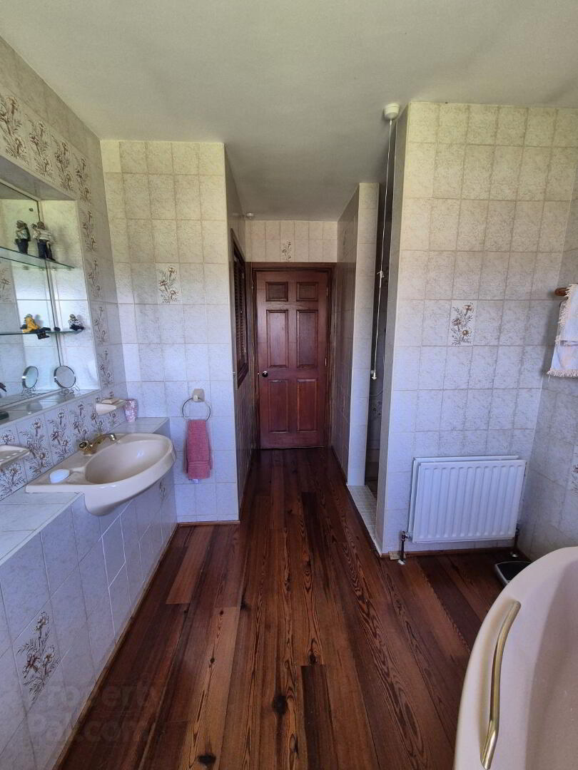 Langbank, 53 Ameracam Lane 68 of 94
