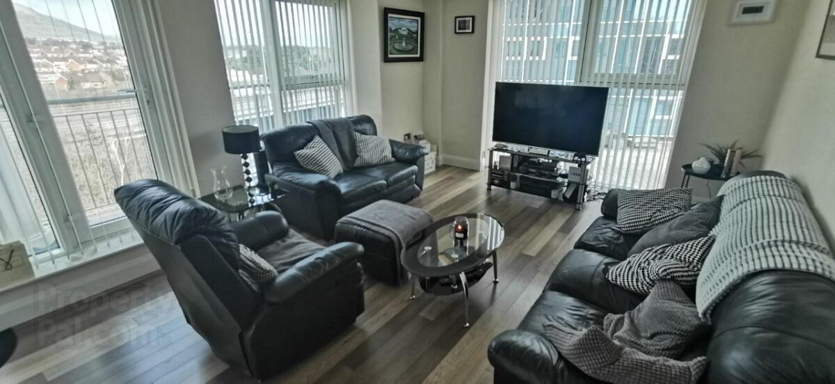 Apt 41, Woodlands Manor 2 of 14