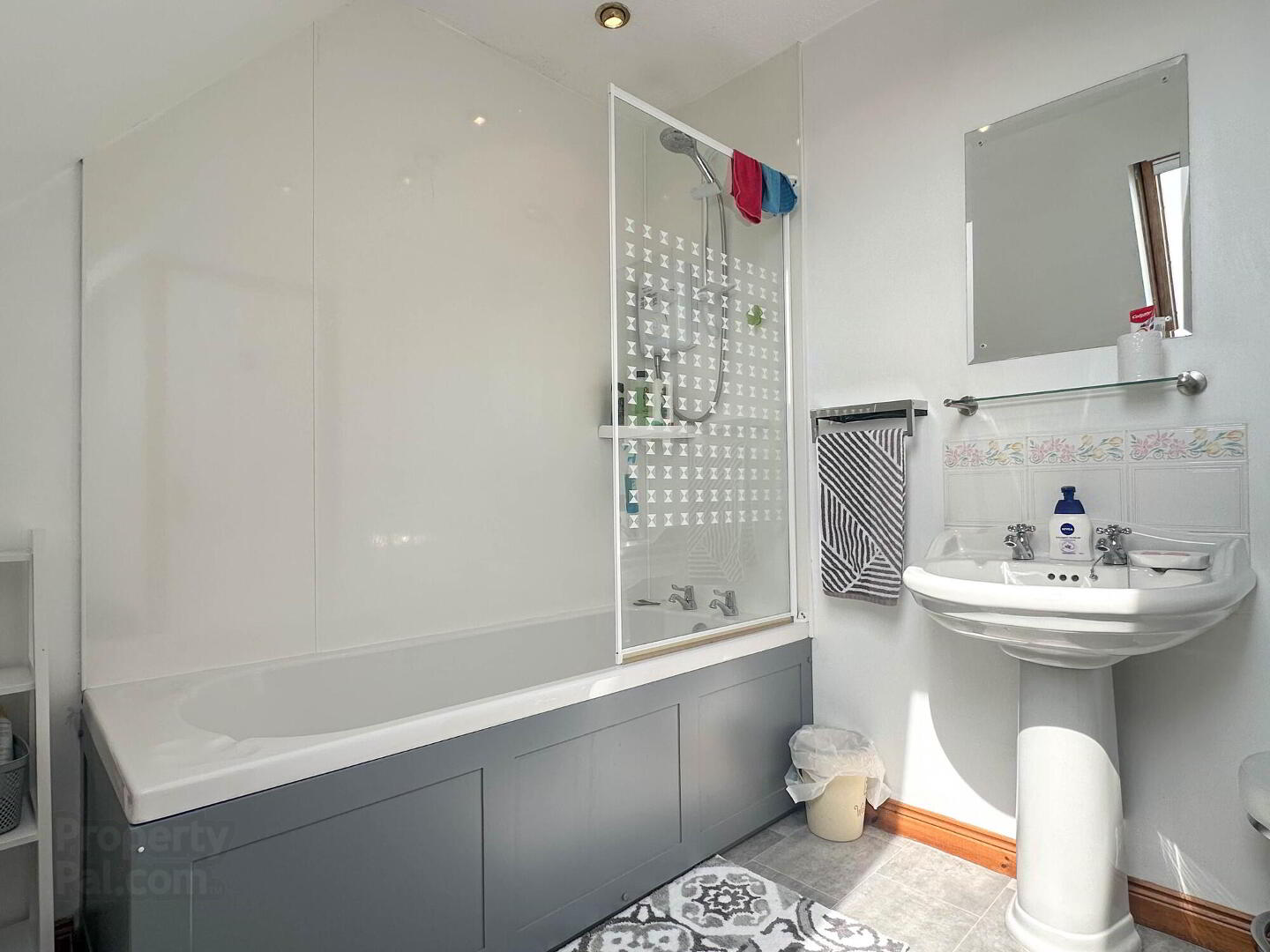 1 Aghermore Mews 33 of 47