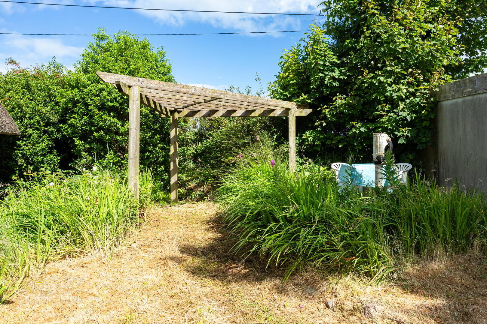 The Thatched Cottage, Laght 4 of 24