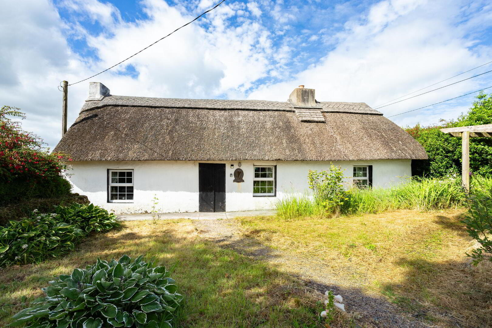 The Thatched Cottage, Laght 1 of 24