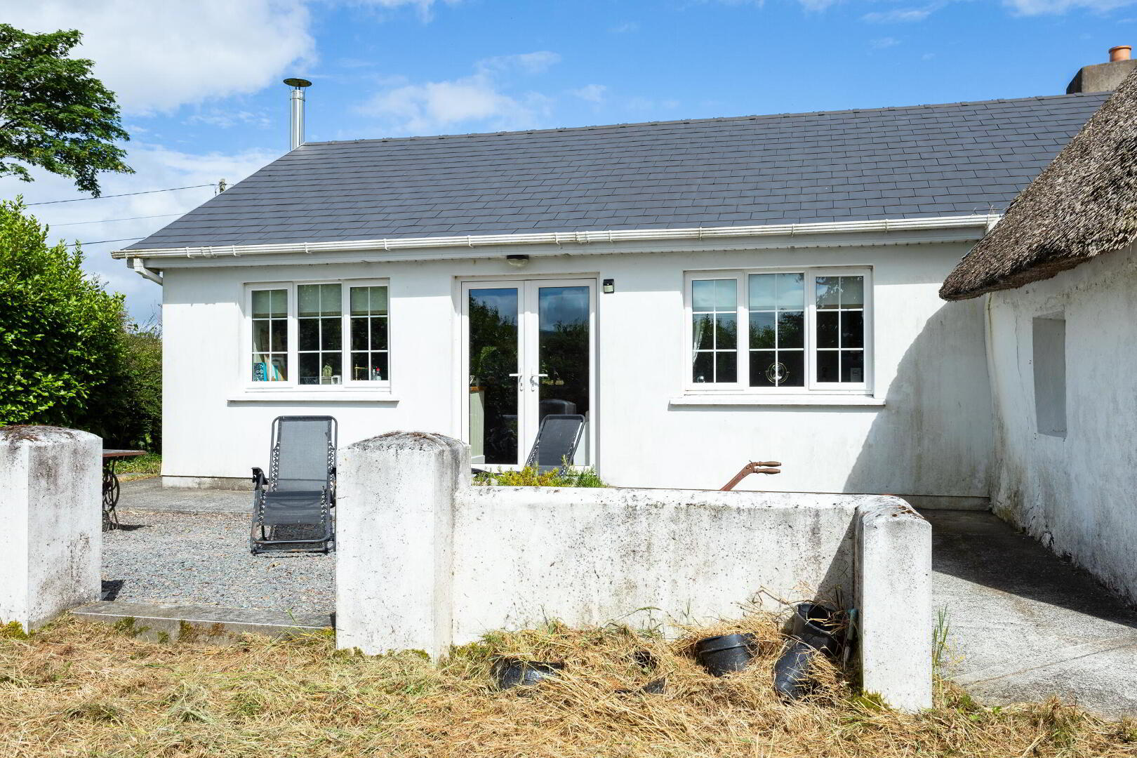 The Thatched Cottage, Laght 7 of 24