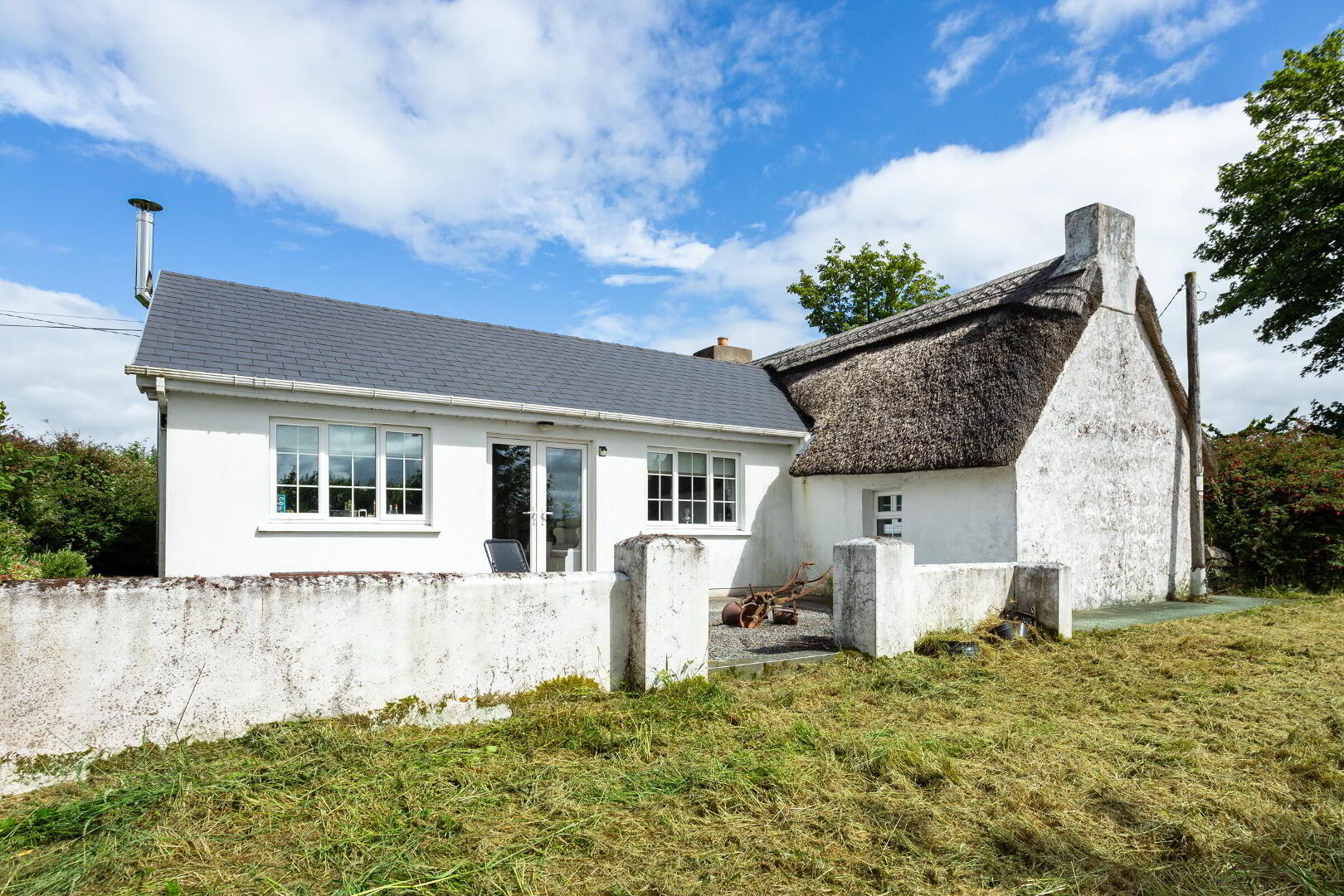 The Thatched Cottage, Laght 8 of 24