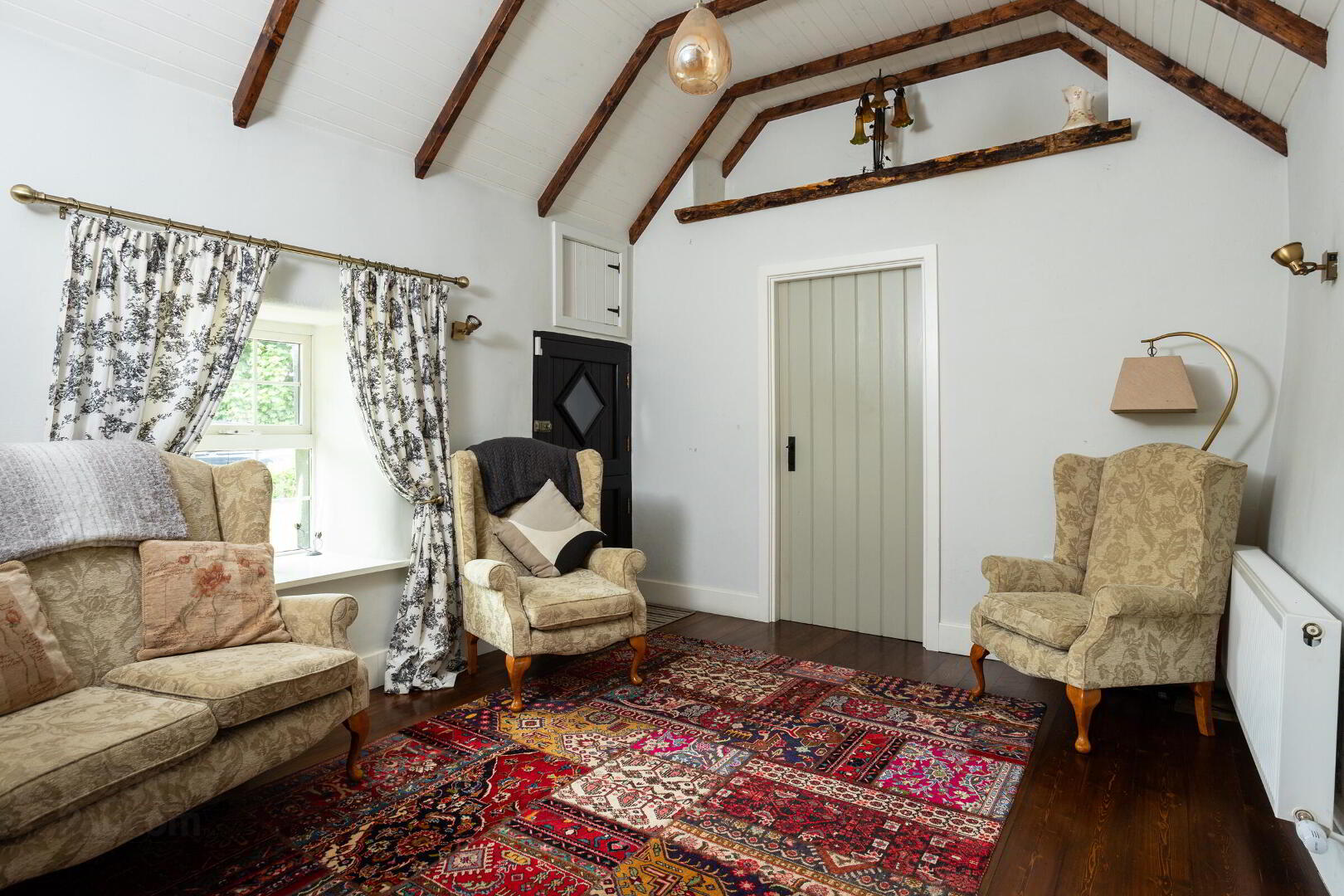 The Thatched Cottage, Laght 16 of 24