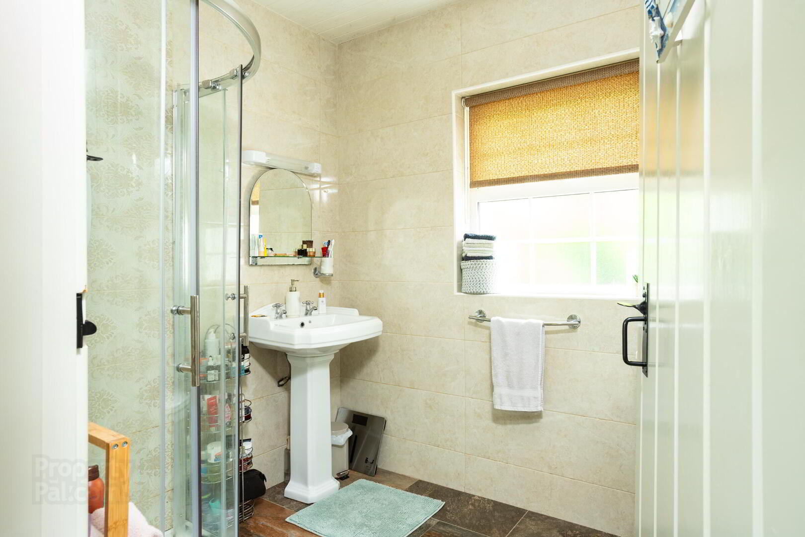 The Thatched Cottage, Laght 24 of 24