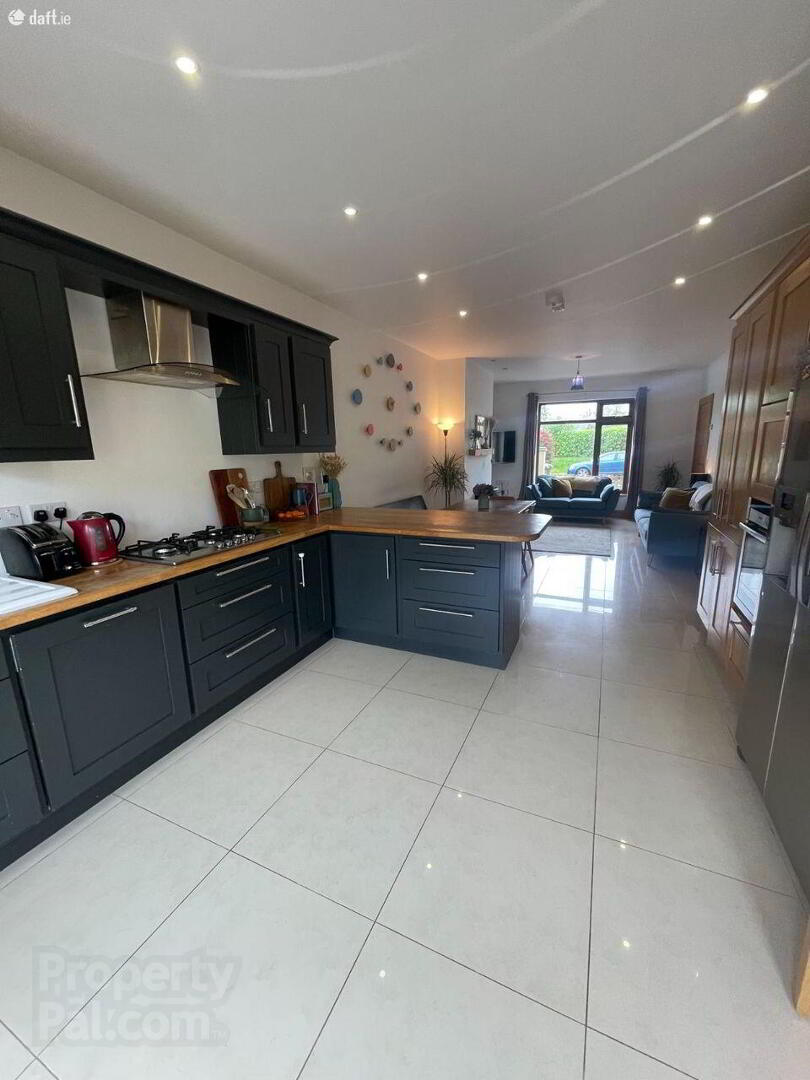 45 Kingsfort Avenue 8 of 55