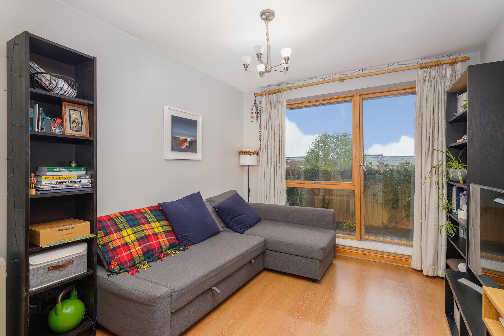 4a Cameron Court 6 of 17