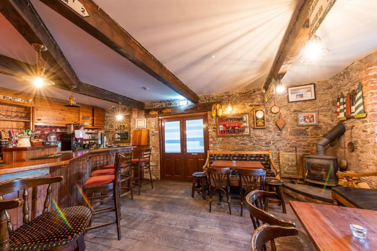 The Saratoga Bar, B&b Accommodation 6 of 38